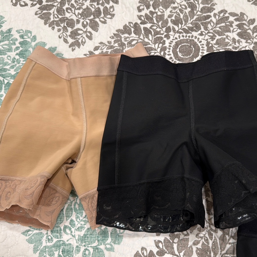 Colombian Fajas levanta cola, butt lifting shaping shorts. size Small